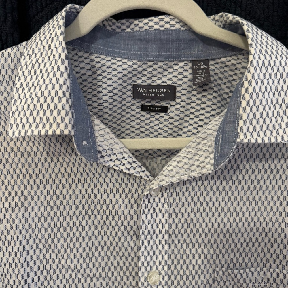 Van Heusen Men's Blue and White Patterned Shirt